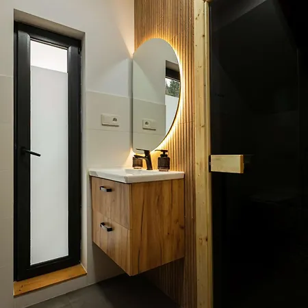 Σπίτι διακοπών Henry - Prywatna Sauna I Jacuzzi